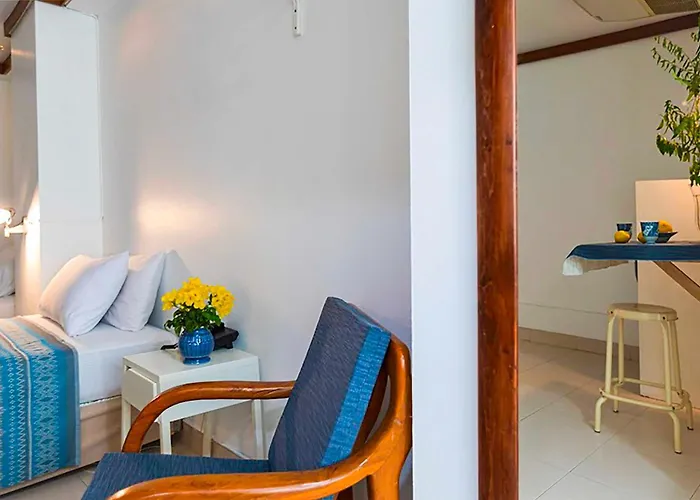 Dancenter Howard Square Boutique 3*
